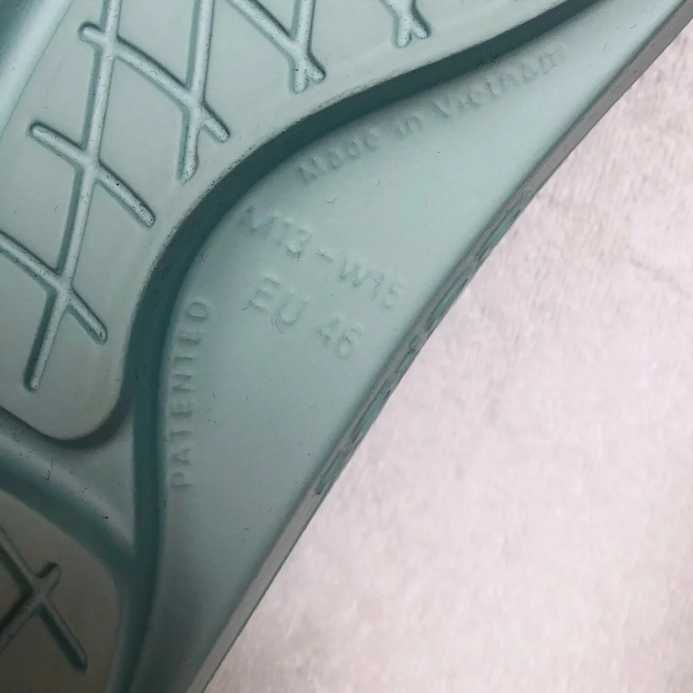 OOFOS Men's Mint Green Recovery Flip-Flops